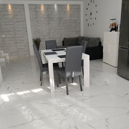 Holiday Home Litteri One Катания Екстериор снимка
